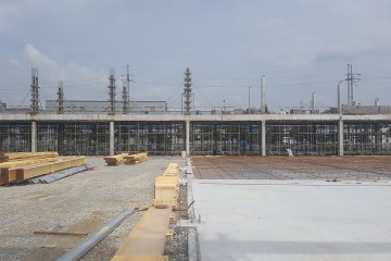 2017 年 8 月，Biel Crystal 越南工厂建设项目施工进度