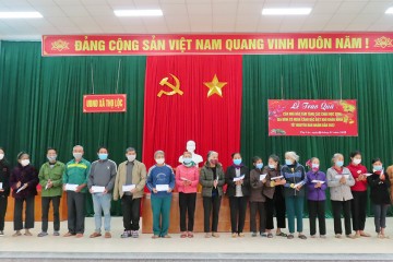 INVESTCORP Groupは、Tho Xuan県にコロナウイルスの防ぎと貧しい人々のお正月を支援しています。