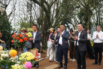 INVESTCORPグループ　年初の春季参拝としてタインホア省ヌア山・アムティエン寺院を訪問